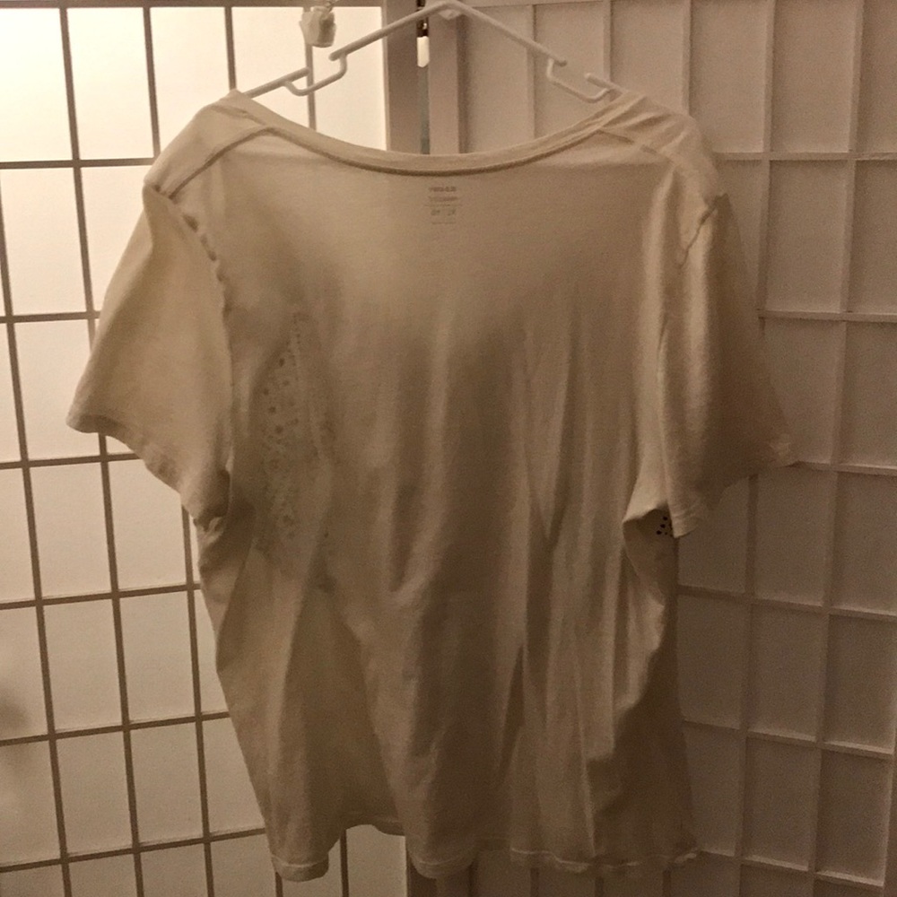 Old Navy V-neck - Picture 3 of 3